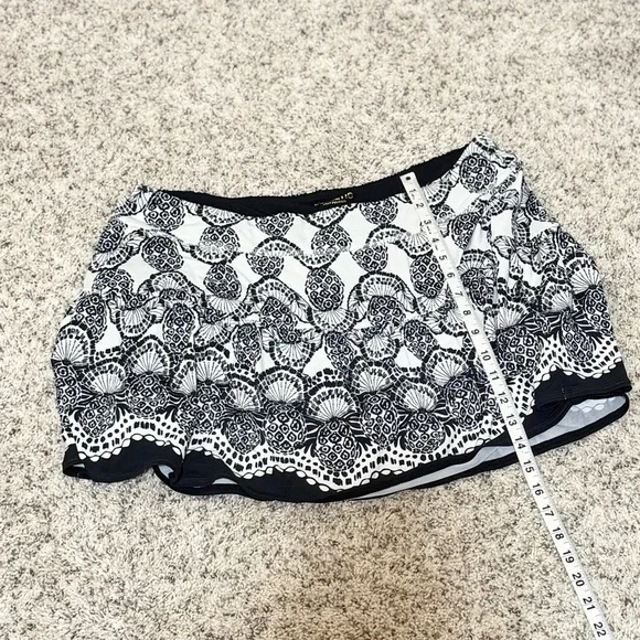 Lilly Pulitzer Women's Gardenia Skort UPF 50+ size XL - Picture 4 of 6